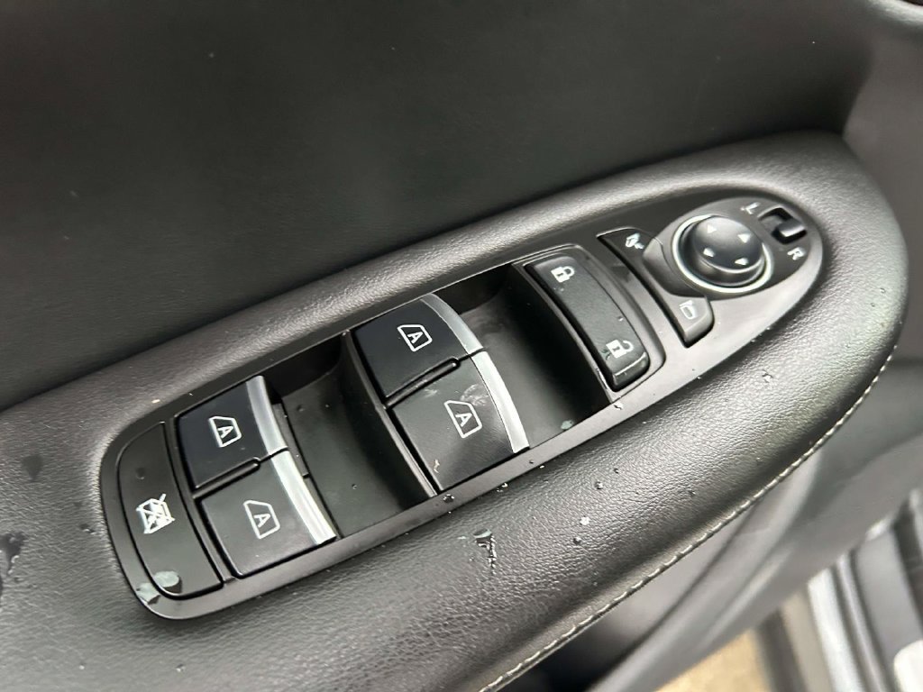 Used 2023 INFINITI QX55 Luxe w/ Cargo Package AWD/4WD image 16