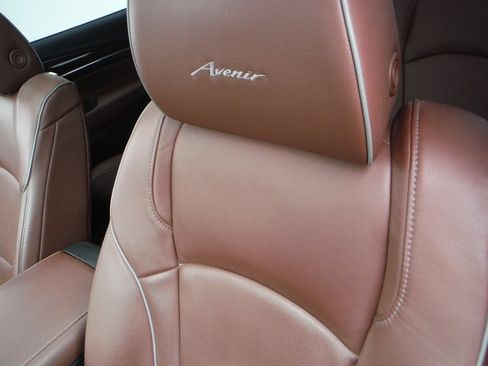 Used 2019 Buick Enclave Avenir w/ Avenir Technology Package AWD/4WD image 21