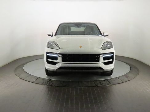 Certified 2025 Porsche Cayenne E-Hybrid Coupe AWD/4WD image 10