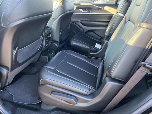 New 2025 Jeep Grand Cherokee L Limited w/ Black Appearance Package image 5