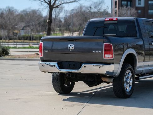 Used 2014 RAM 2500 Laramie w/ Convenience Group image 25