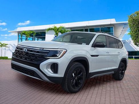 New 2026 Volkswagen Atlas Peak Edition AWD/4WD image 3