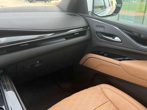Used 2024 Cadillac Escalade ESV Premium Luxury w/ LPO, Floor Liner Package AWD/4WD image 21