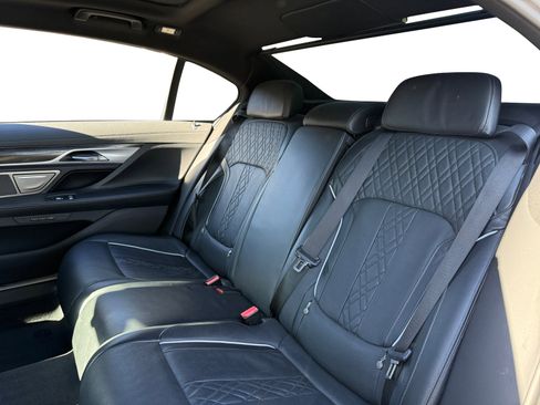 Used 2022 BMW 740i w/ M Sport Package image 13