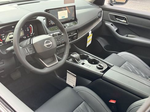 New 2026 Nissan Rogue Platinum AWD/4WD image 24