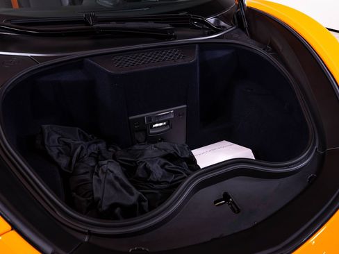 Used 2023 McLaren GT RWD image 24