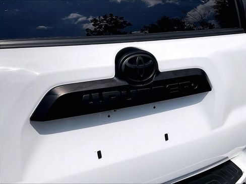 Used 2019 Toyota 4Runner SR5 AWD/4WD image 29