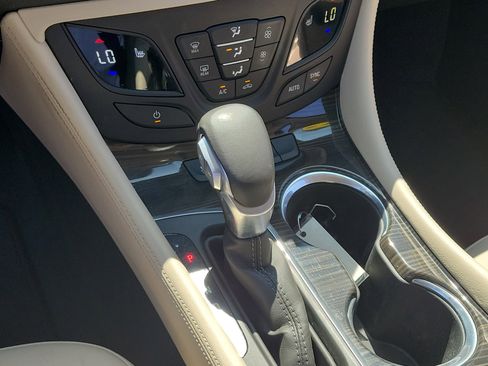 Used 2019 Buick Envision Essence FWD image 28