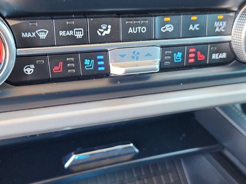 Used 2024 Ford Expedition XLT AWD/4WD image 23