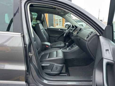 Used 2015 Volkswagen Tiguan SE image 23