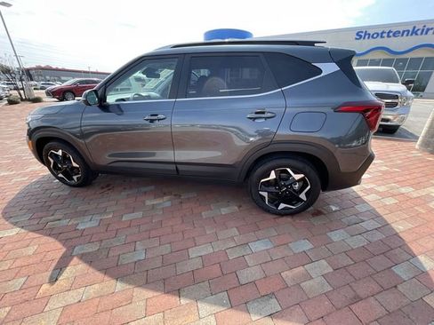 Used 2024 Kia Seltos EX image 30