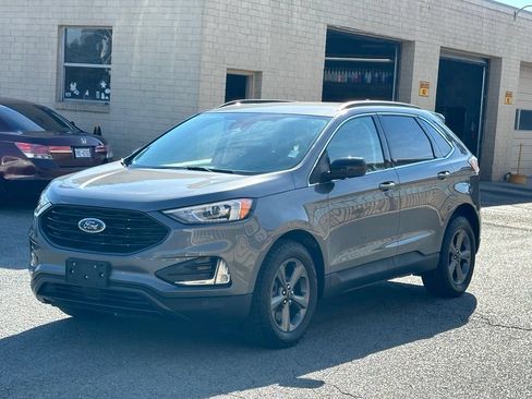 Used 2022 Ford Edge SEL w/ Sport Appearance Package AWD/4WD image 2