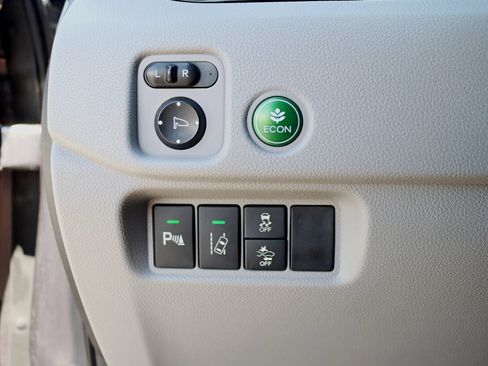 Used 2017 Honda Pilot Touring image 18