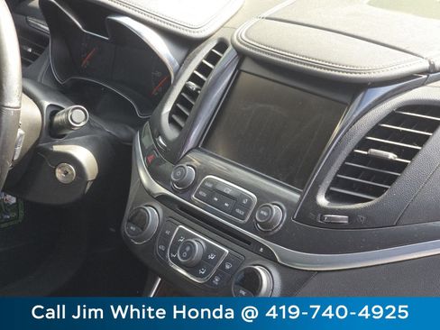 Used 2015 Chevrolet Impala LT FWD image 17