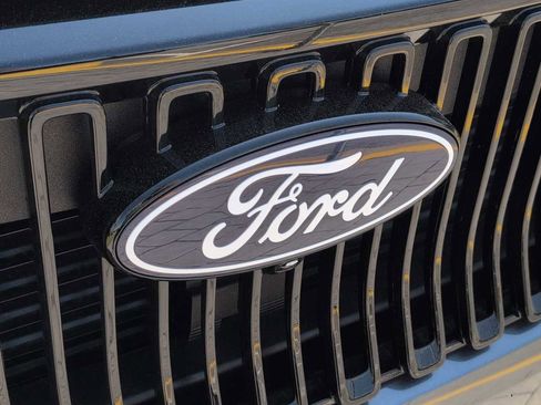New 2026 Ford Maverick Lobo AWD/4WD image 17