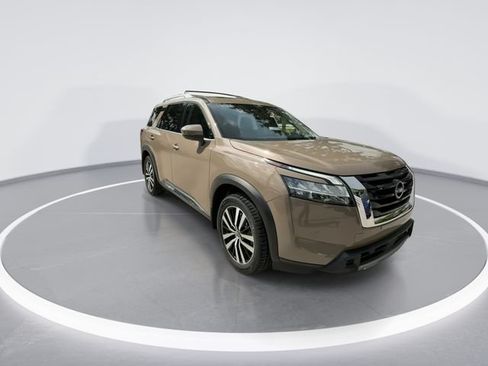 Used 2023 Nissan Pathfinder Platinum AWD/4WD image 3