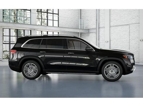 Used 2024 Mercedes-Benz GLS 450 4MATIC image 15