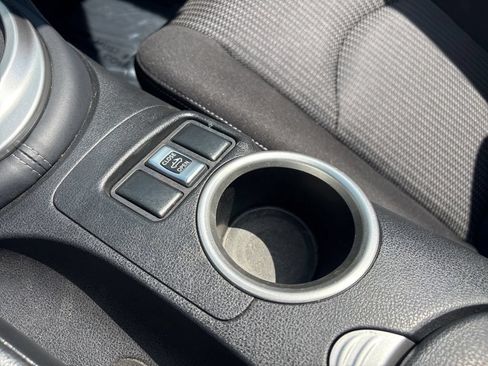 Used 2016 Nissan 370Z Roadster RWD image 18