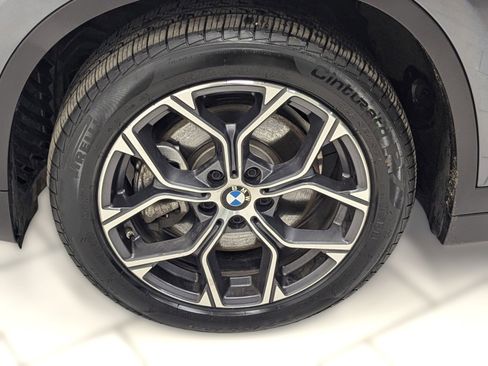 Used 2021 BMW X1 xDrive28i w/ Premium Package image 9