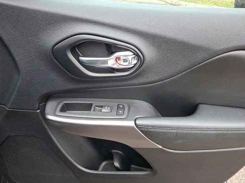 Used 2020 Jeep Cherokee Latitude Lux w/ Quick Order Package 2YH Lux image 10