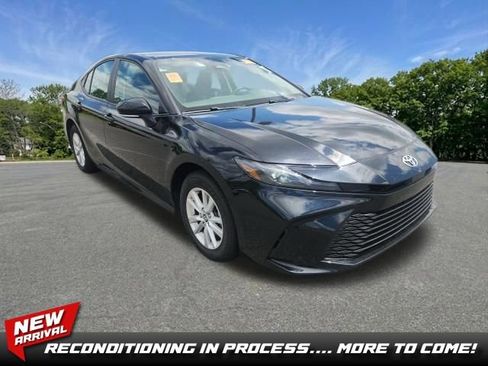 Used 2025 Toyota Camry LE w/ Convenience Package AWD/4WD image 1