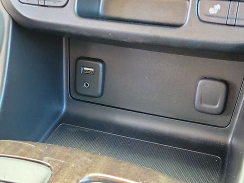 Used 2017 GMC Canyon SLT w/ Driver Alert Package image 24