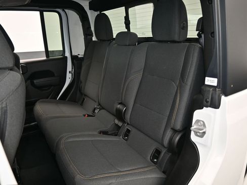 Used 2024 Jeep Gladiator Sport image 32