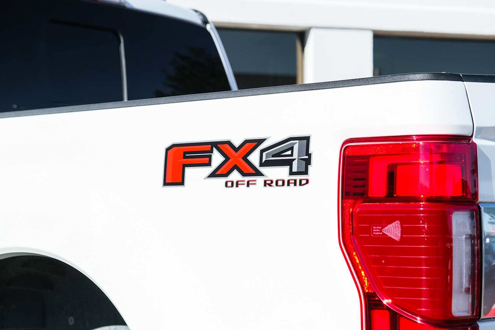 Used 2022 Ford F250 Platinum w/ FX4 Off-Road Package AWD/4WD image 16