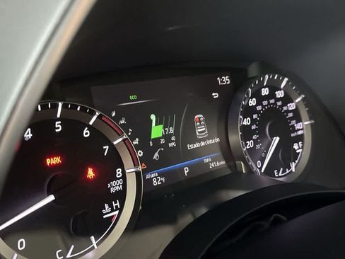 Used 2023 Toyota Highlander XLE FWD image 16