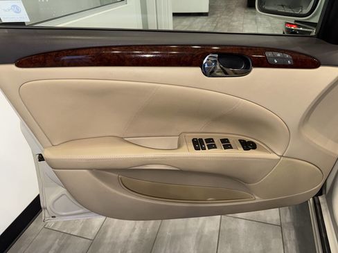 Used 2011 Buick Lucerne CXL w/ Driver Confidence Package image 10