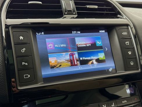 Used 2017 Jaguar XE Premium image 15