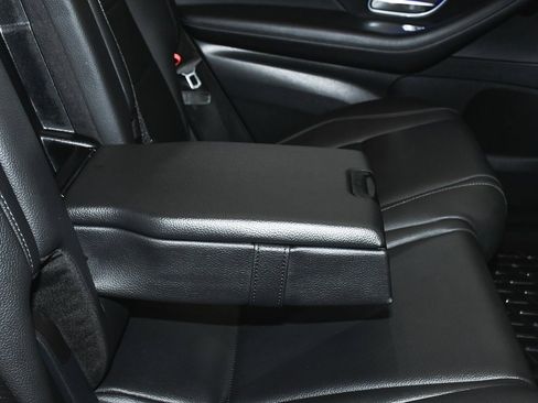 Used 2025 Mercedes-Benz GLS 450 4MATIC image 64