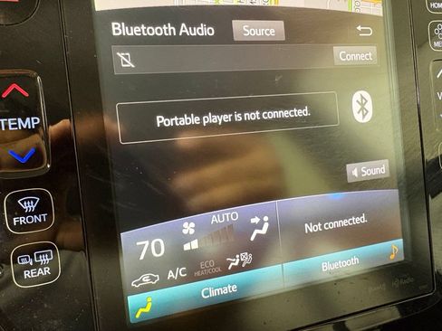 Used 2018 Toyota Prius Prime Premium w/ Carpet Mat Package FWD image 29