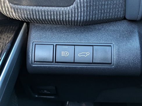 Used 2025 Subaru Solterra Limited w/ Limited Convenience Package image 18