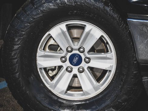 Used 2018 Ford F150 XLT w/ Equipment Group 301A Mid image 27