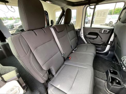 Used 2022 Jeep Wrangler Unlimited Sport AWD/4WD image 15