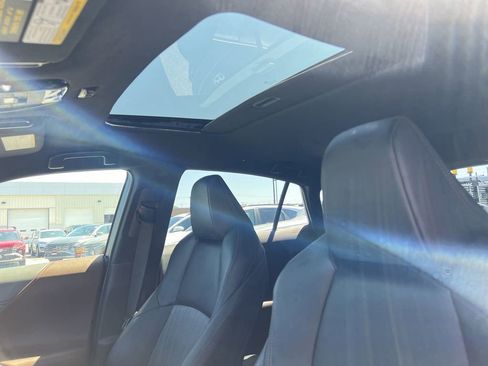 Used 2021 Toyota Venza XLE image 18