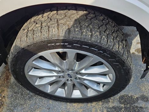 Used 2018 Ford F150 Limited image 9