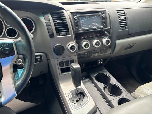 Used 2016 Toyota Sequoia SR5 RWD image 27