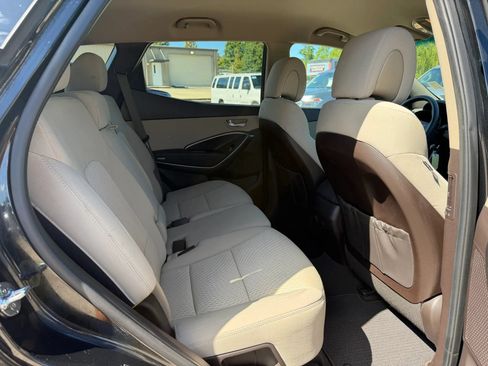 Used 2017 Hyundai Santa Fe Sport FWD image 20