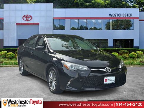 Used 2016 Toyota Camry SE FWD image 1