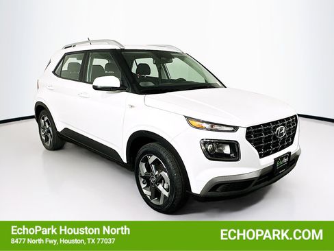 Used 2025 Hyundai Venue SEL FWD image 1
