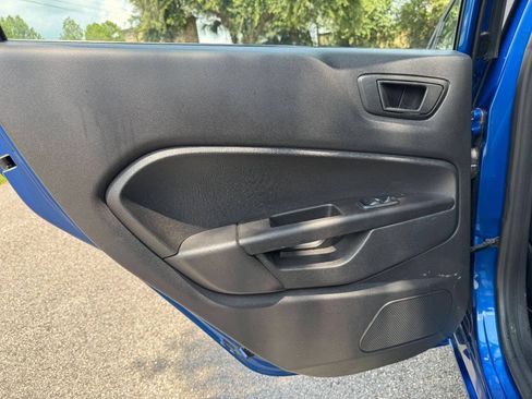 Used 2018 Ford Fiesta SE FWD image 38
