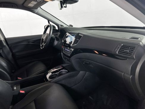 Used 2022 Honda Pilot Touring image 32