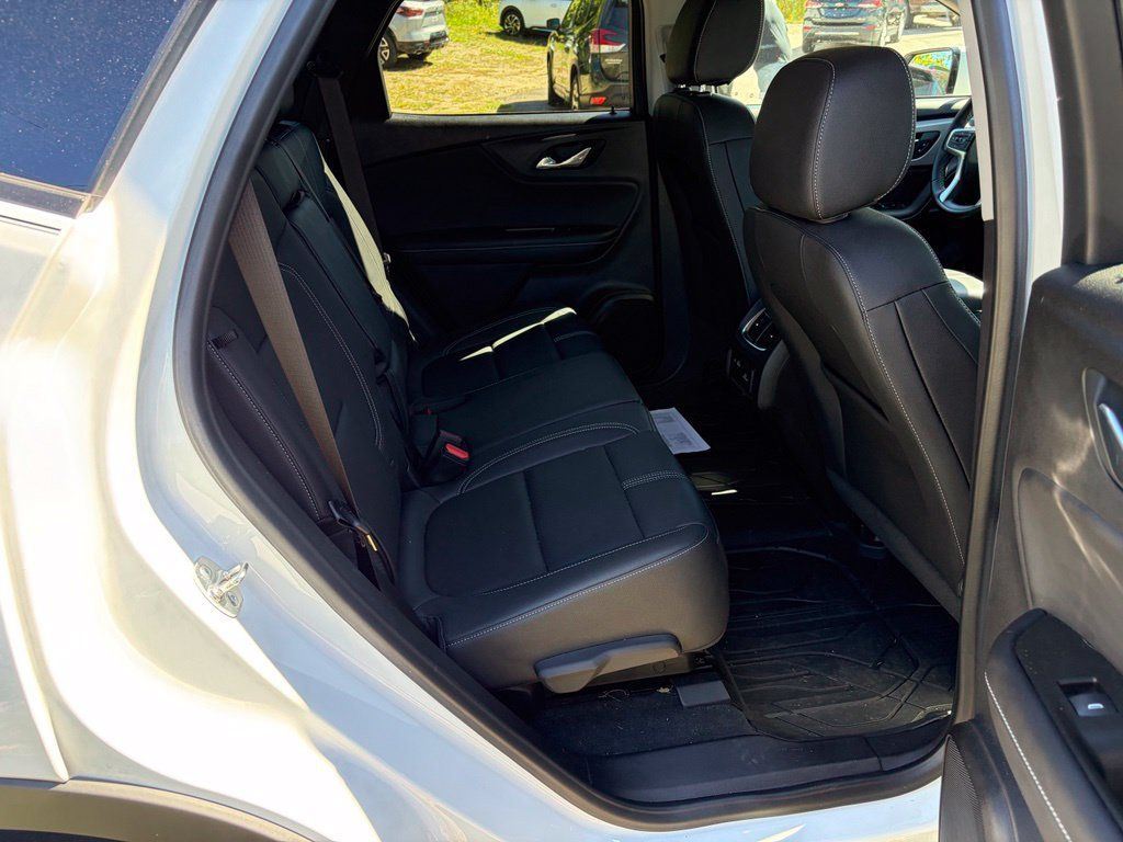 Used 2024 Chevrolet Blazer LT FWD image 10