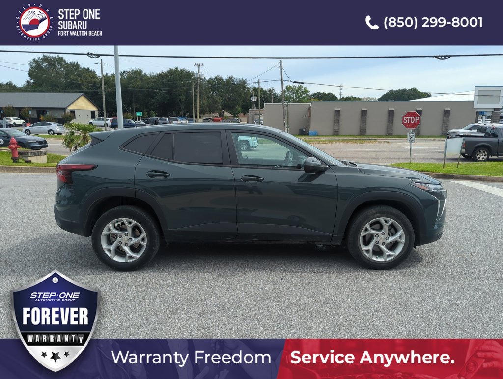 Used 2025 Chevrolet Trax LS w/ LS Convenience Package FWD image 7