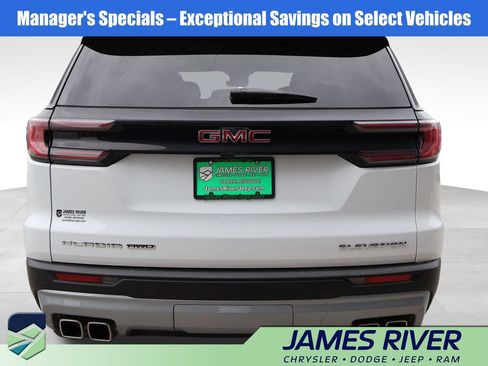 Used 2026 GMC Acadia Elevation w/ Elevation Premium Package AWD/4WD image 4