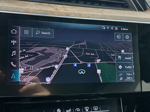 Used 2019 Audi e-tron Prestige w/ Prestige Package image 13