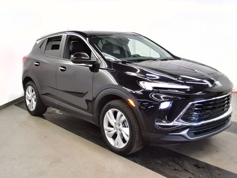 Used 2025 Buick Encore GX Preferred FWD image 2