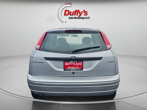 Used 2005 Ford Focus ZX5 Hatchback image 14